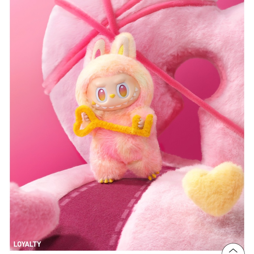 Big into energy LABUBU 💗LOYALTY💗